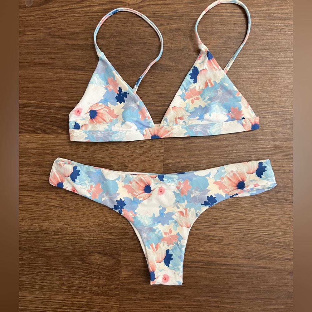 Vaya Island Bikini size small